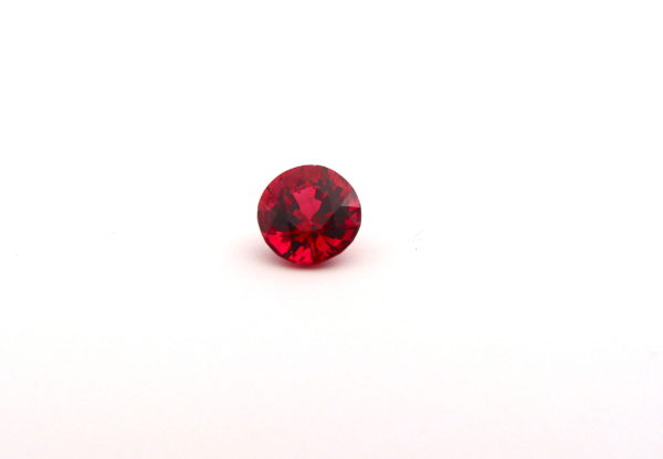 Spinelle rouge 089ct